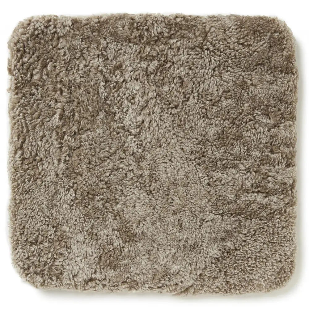 Skinnwille, Istuintyyny Curly PAD Light Brown 40x40 cm