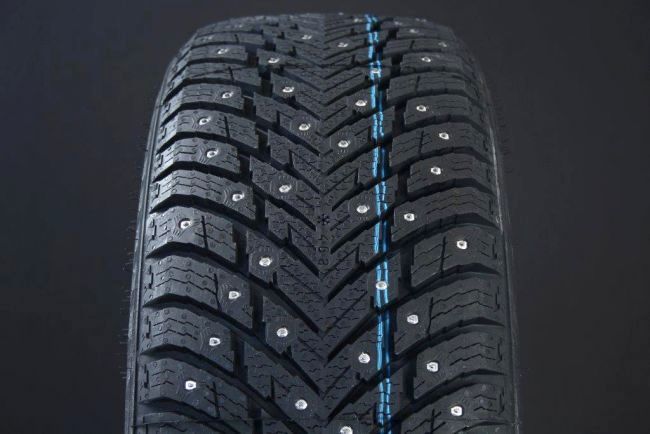 235/40R18 NOKIAN HAKKAPELIITTA 10 DUBB