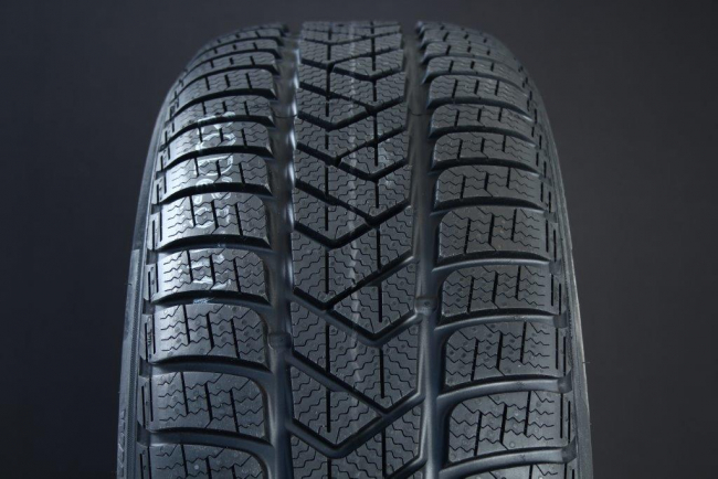 205/45R17 PIRELLI SOTTOZERO 3 RUNFLAT FRIKTION