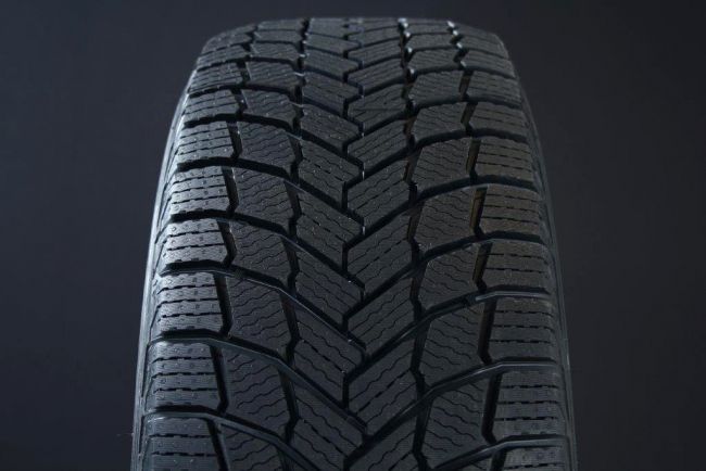 225/45R18 MICHELIN X-ICE SNOW SUV RUNFLAT FRIKTION