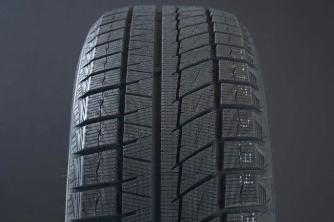 225/50R18 SAILUN ICE BLAZER ARCTIC EVO FRIKTION