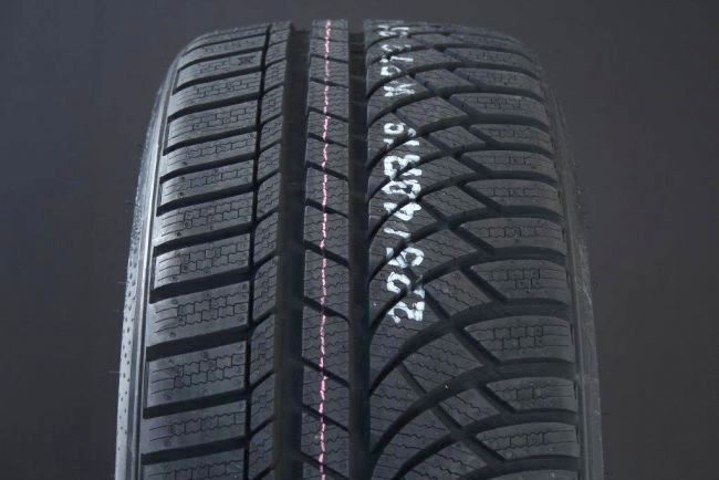 245/50R18 KUMHO WINTERCRAFT WP72 FRIKTION