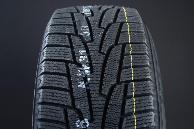 235/35R19 KUMHO IZEN ARCTIC WINTER KW31 FRIKTION