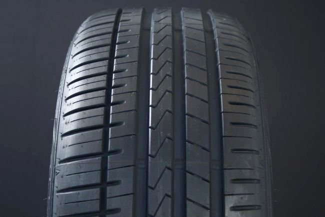 245/40R19 FALKEN AZENIS FK510 RUNFLAT