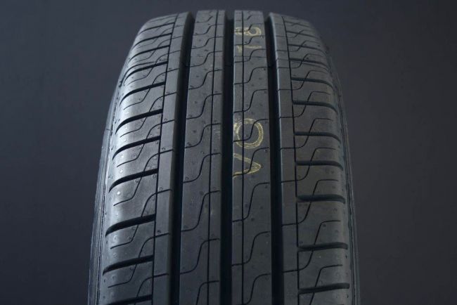 195/70R15 PIRELLI CARRIER C-DÄCK