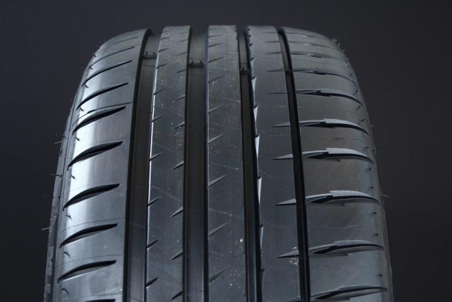 205/55R16 MICHELIN PILOT SPORT 4