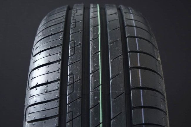 225/60R16 GOODYEAR EFFICIENTGRIP PERFORMANCE