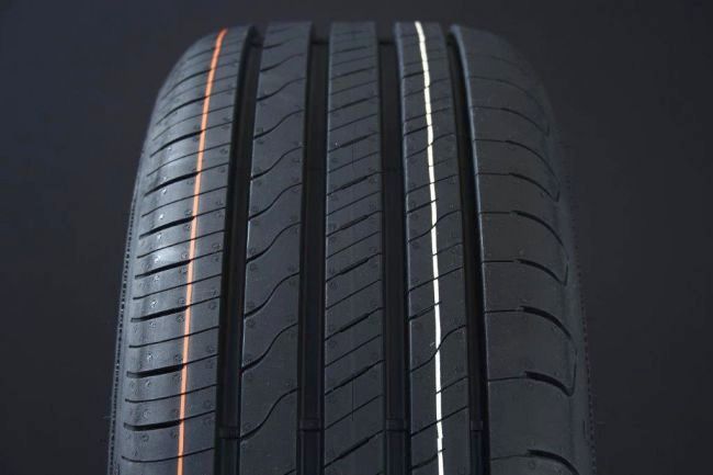 225/70R16 GOODYEAR EFFICIENTGRIP 2 SUV