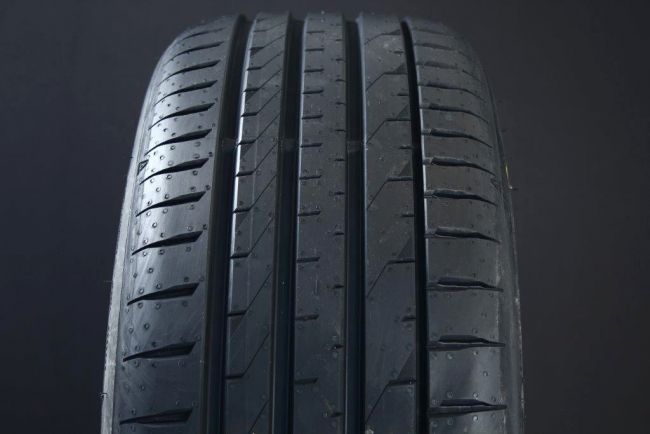 205/50R17 FALKEN AZENIS FK520