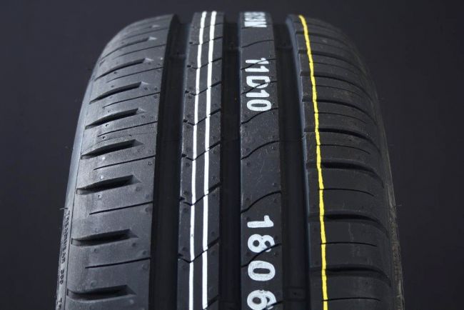 215/55R16 KUMHO ECSTA HS51 DEMO