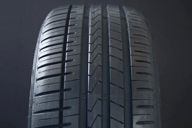 225/35R17 FALKEN AZENIS FK510