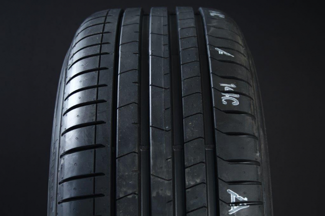 205/40R18 PIRELLI PZERO PZ4 RUNFLAT