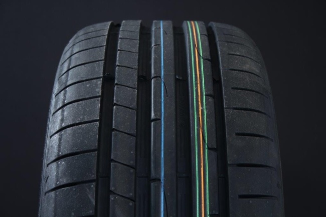 215/55R18 DUNLOP SPORTMAXX RT2 SUV