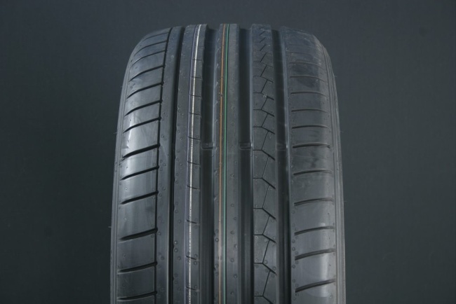 235/40R18 DUNLOP SPORT MAXX GT