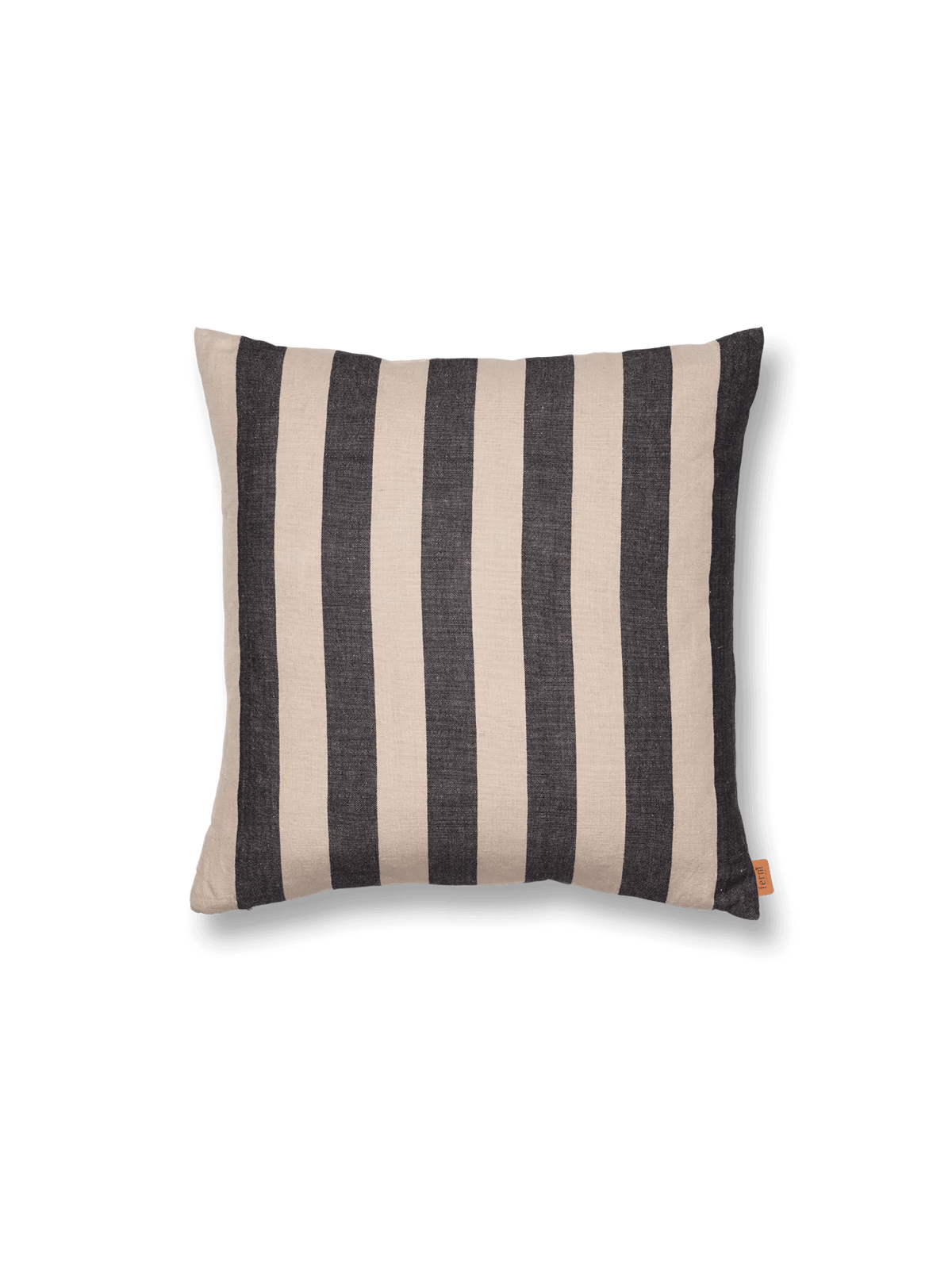 ferm LIVING Grand tyynynpäällinen 50x50 cm Hiekka-musta