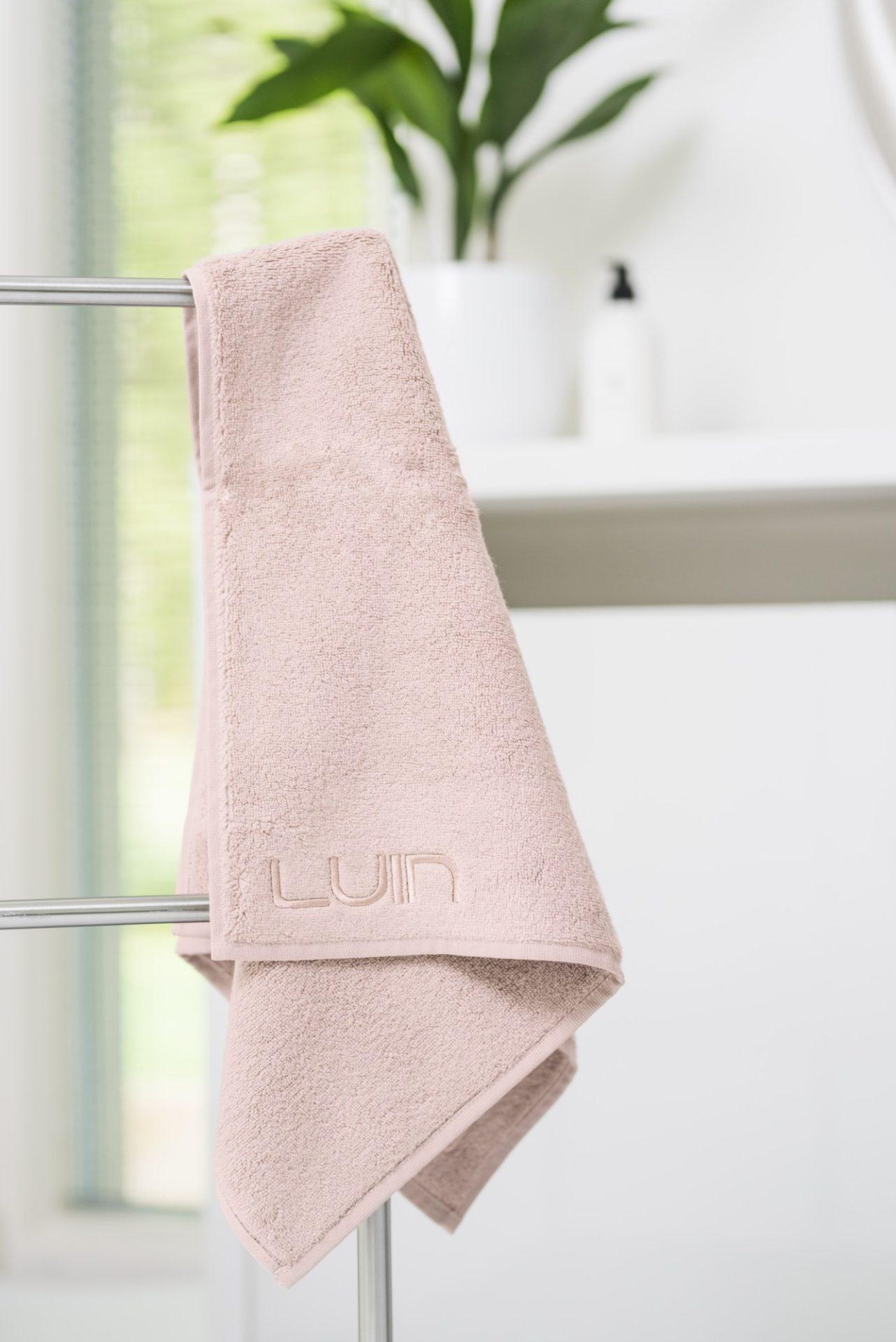 Luin Living Hand Towel large 50x100 cm Dusty Rose