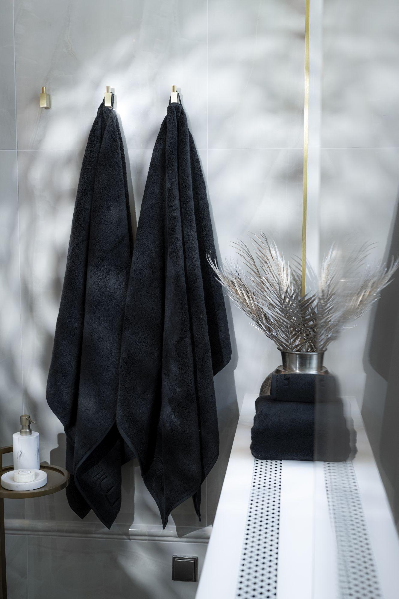 Luin Living Bath Towel 70×140 cm Black