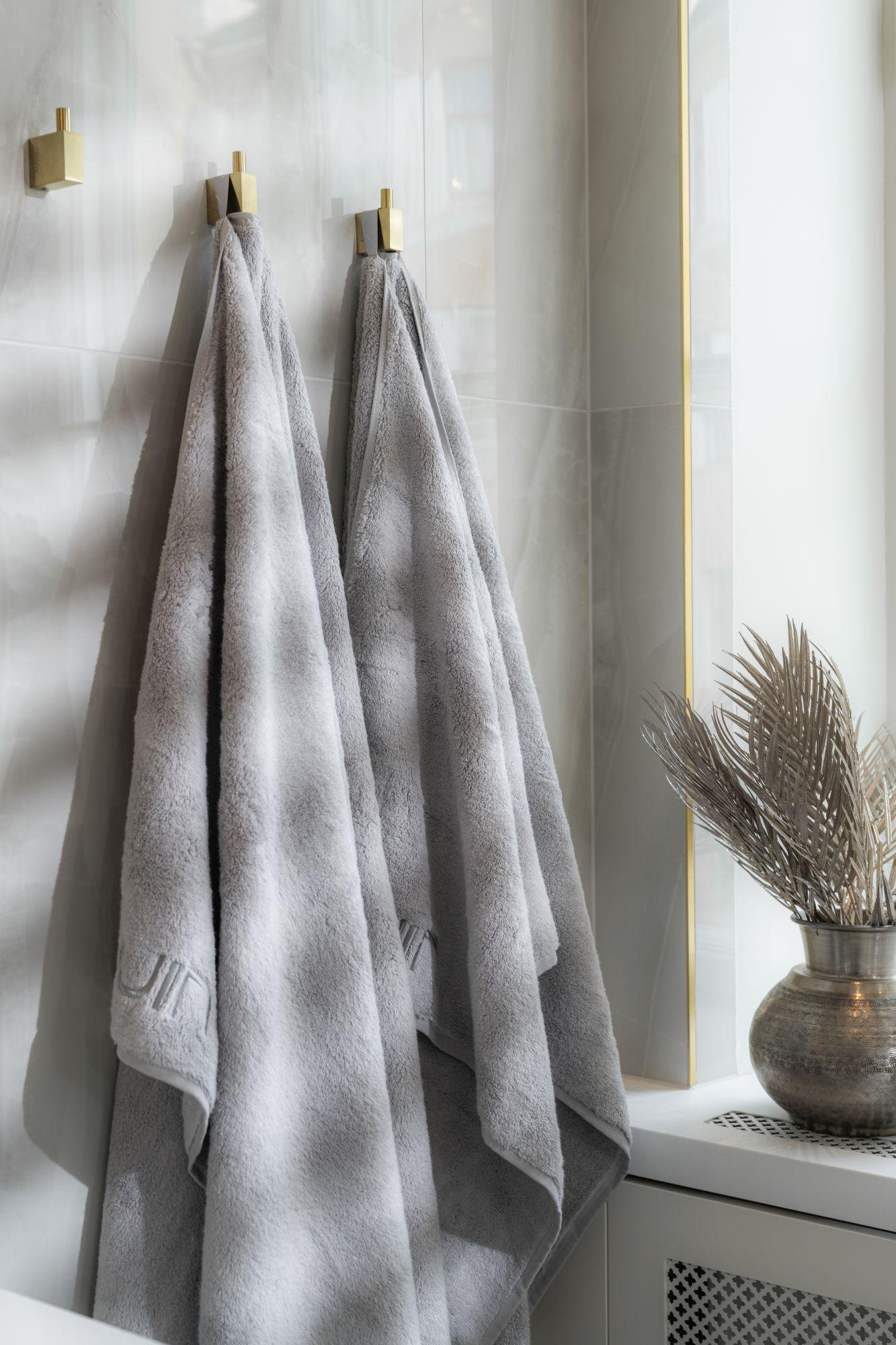 Luin Living Bath Towel 70×140 cm Pearl Grey